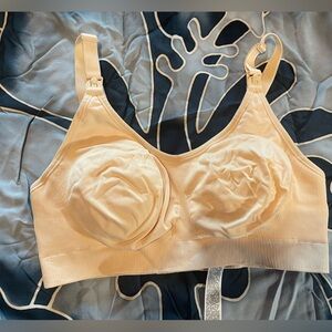 Medela nursing bra size L